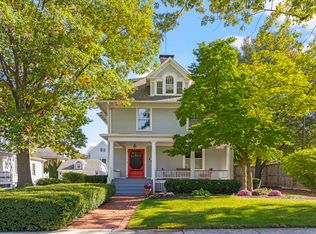37 Blaine St, Hinsdale, IL 60521