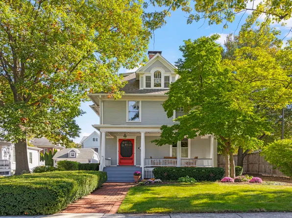 37 Blaine St, Hinsdale, IL 60521