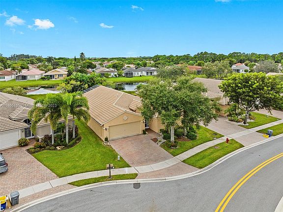 3rd image of 8110 Duomo Cir