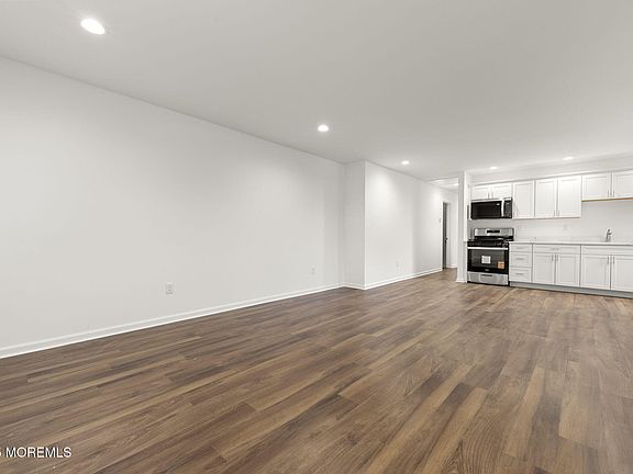 3rd image of 1 Bissett St