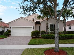 322 NW Springview Loop, Port Saint Lucie, FL 34986
