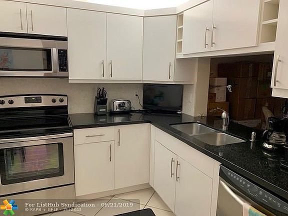 2nd image of 3629 Carambola Cir N