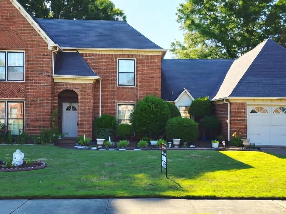 1st image of 2033 Westbriar Dr