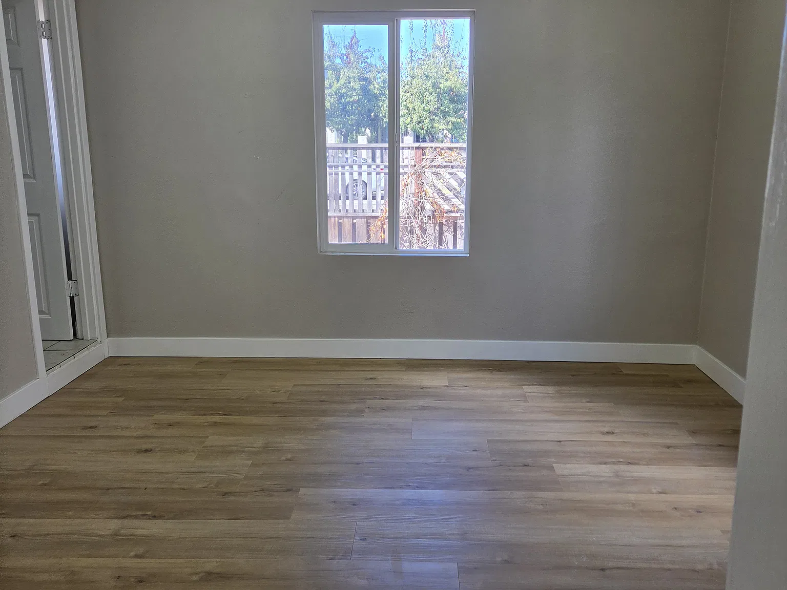Studio, 350 sqft, $1,750 — Photo 2
