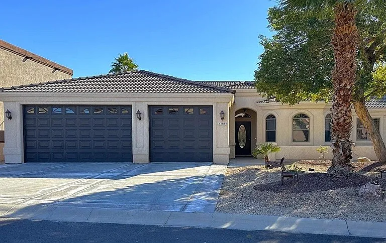 1034 Gleneagles Dr — Photo 3