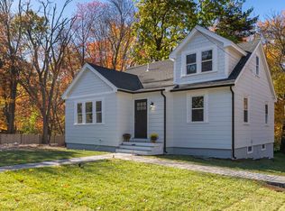 58 Chandler Rd, Andover, MA 01810