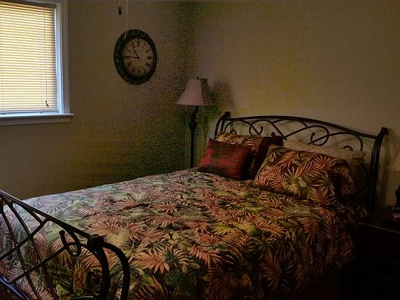 4th image of 548 W Beach Blvd APT 102