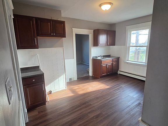 2nd image of 3204 Hyde Park Blvd #2