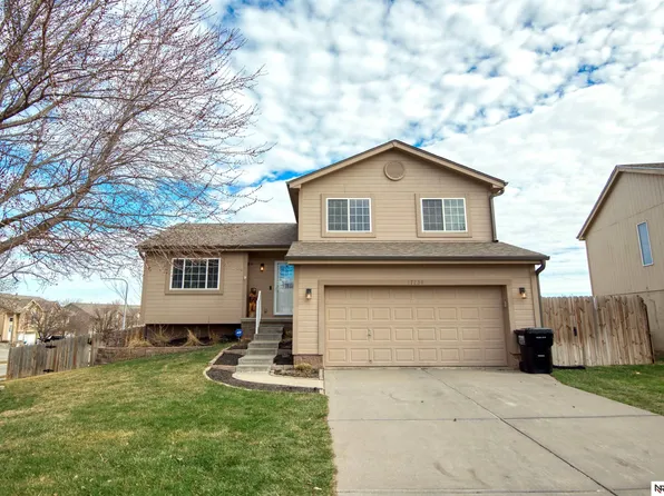 17238 Spaulding St, Omaha, NE 68116