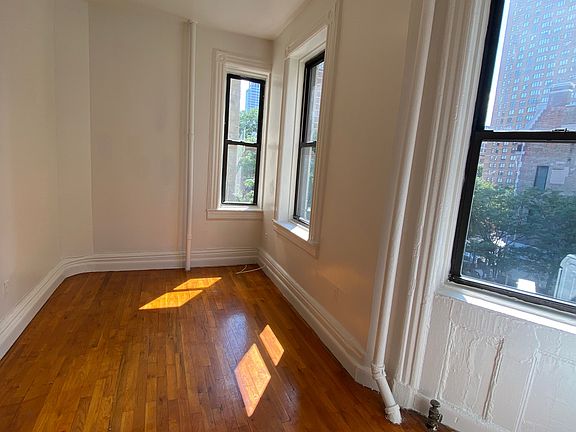 4th image of 219 E 32nd St APT 3C