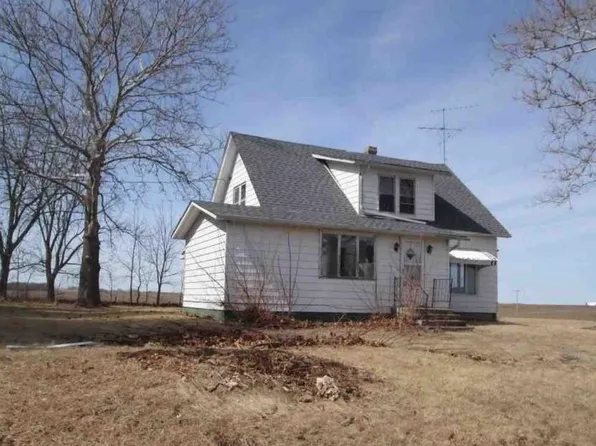 732 Main St, Chadwick, IL 61014