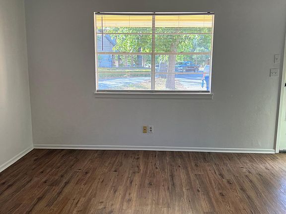 Front Door / Living-Room