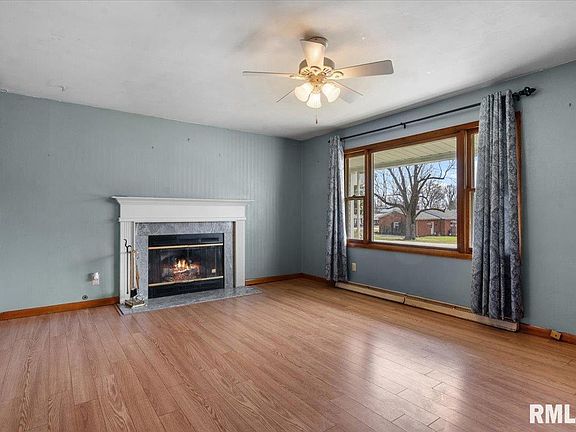 3rd image of 139 Willow Rd