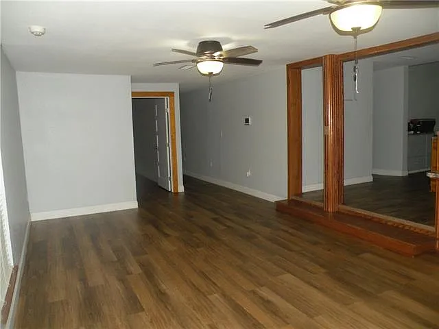 555 S 5th St — Photo 10