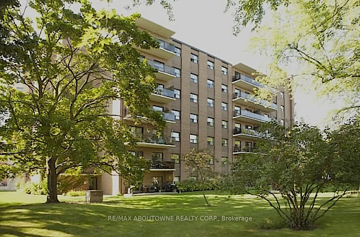 Rockcliffe Park Suits — Photo 1