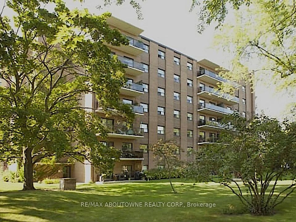 1st image of 135 Allan St #109