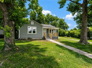 1400 S 4th St, Rogers, AR 72756