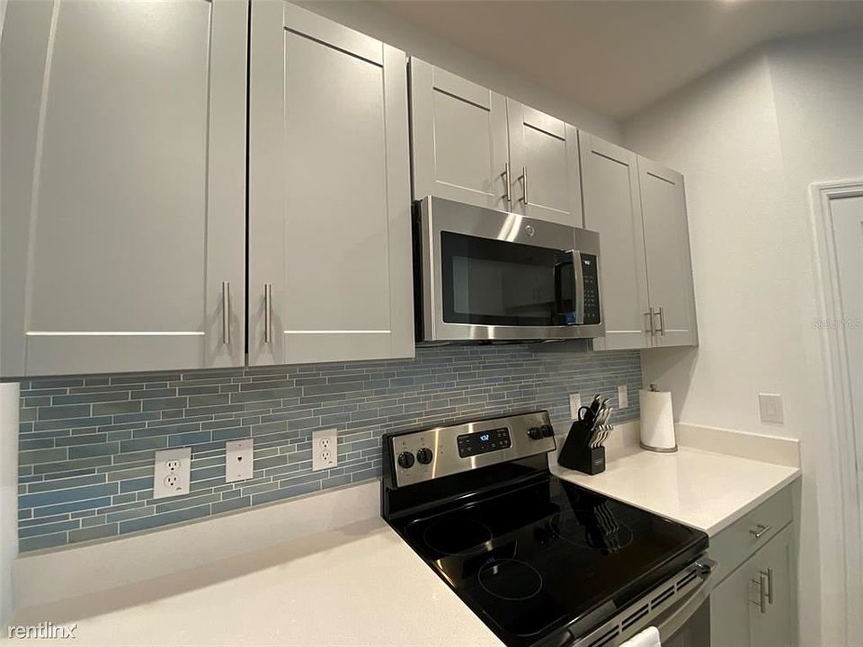 1st image of 6425R Fairmont Ln