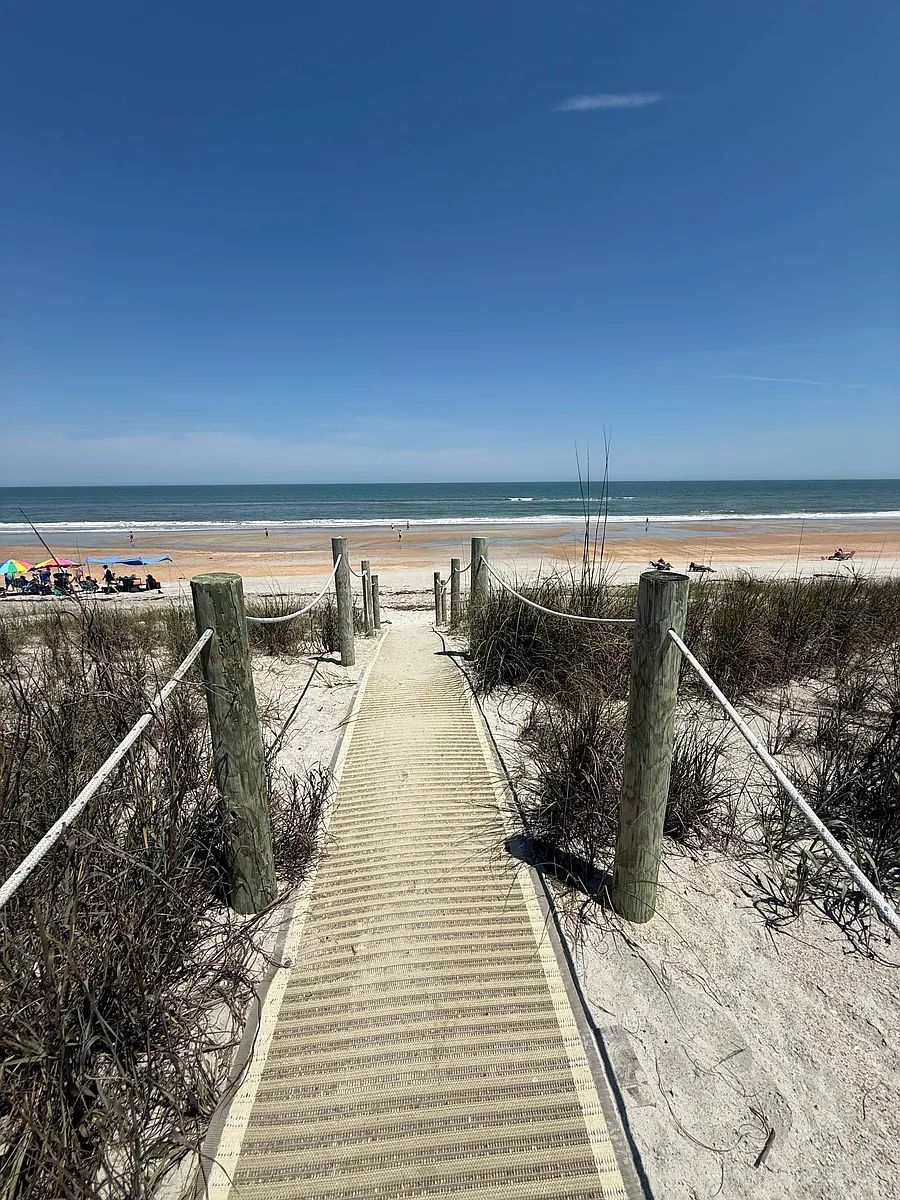 3-minute walk to the beach with private beach access across A1A - 256 Kingston Dr
