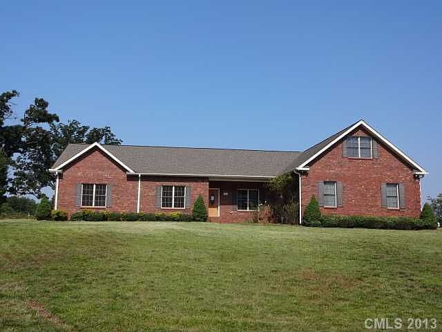 1st image of 199 Winding Brook Way