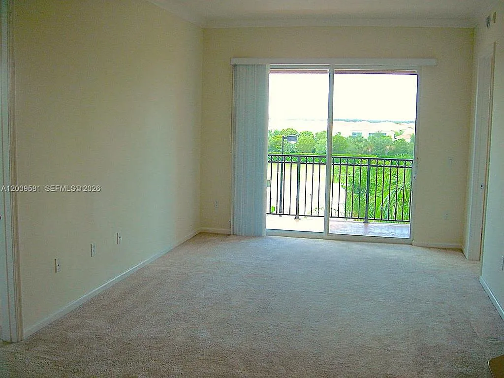 2 bed, 1170 sqft, $2,400 — Photo 1