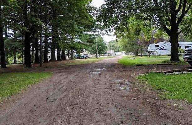 2nd image of 4833 Joy Rd