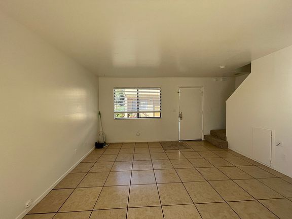 3rd image of 708 Crocker St #4