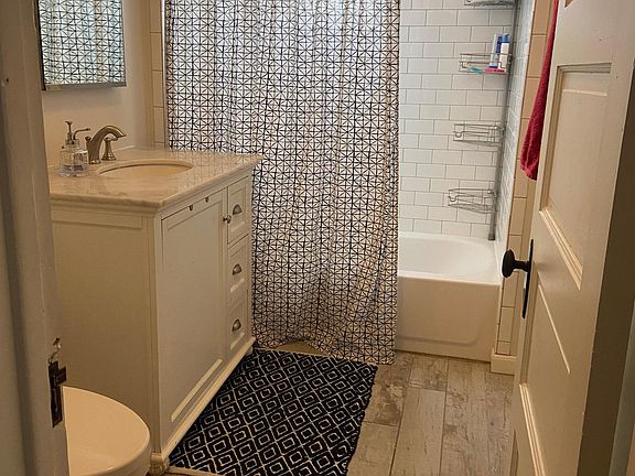 4th image of 2154 N Kimball Ave #2