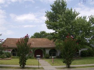 2010 Wellington Dr, Grand Prairie, TX 75051