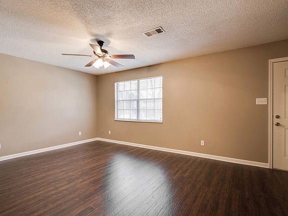 3rd image of 9205 Shady Bend Ln