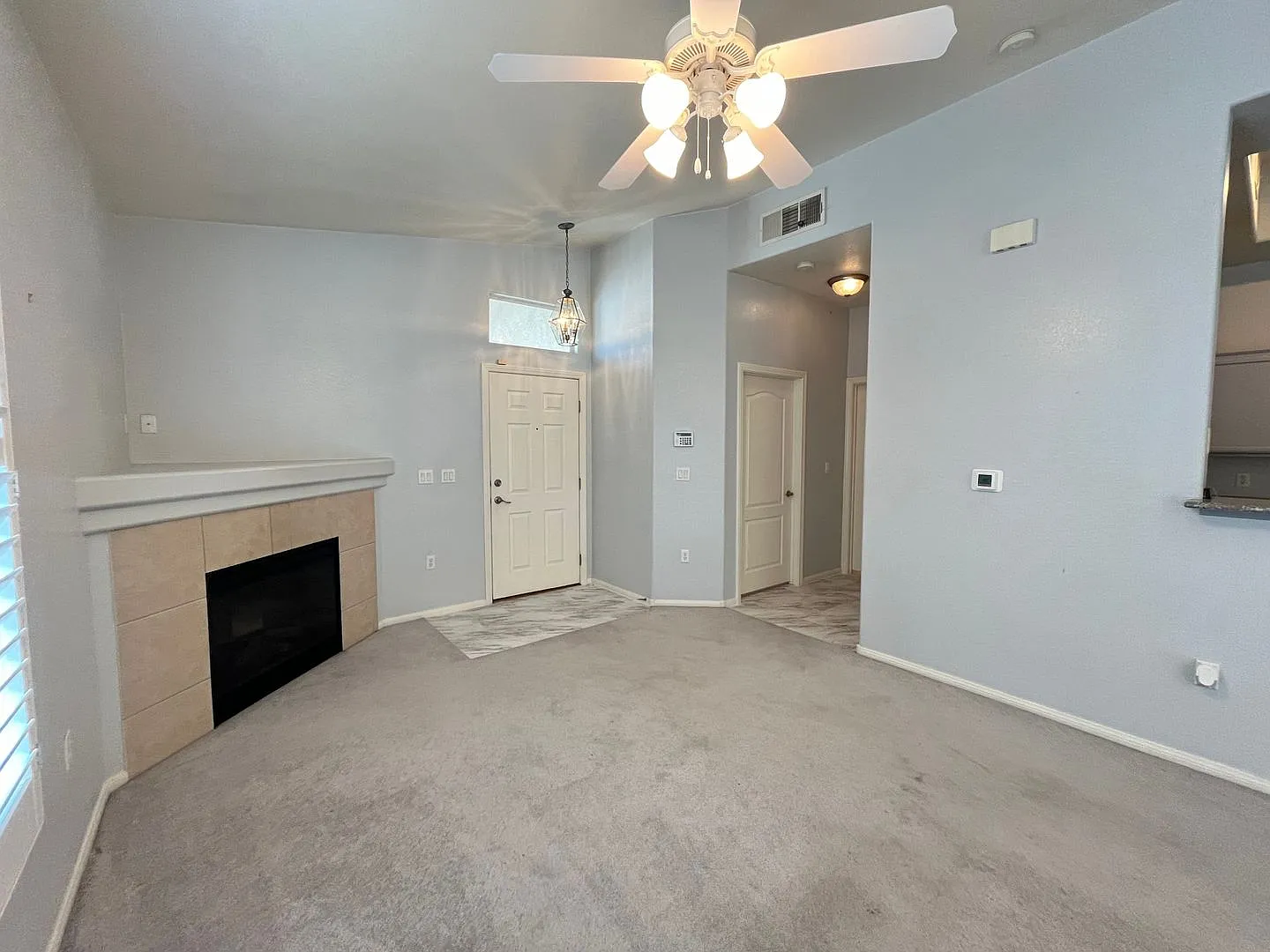 Lovely 2 Bed 2 Bath Condo in Henderson! — Photo 2
