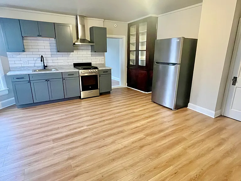 425 S Main St #2 — Photo 2