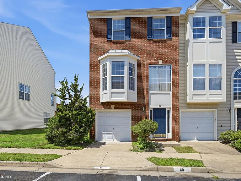 110 Chesterbrook Ct — Photo 1