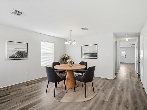 3rd image of 3826 Rowlock Vine Dr