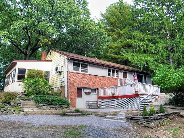 1st image of 100 Esopus Ave