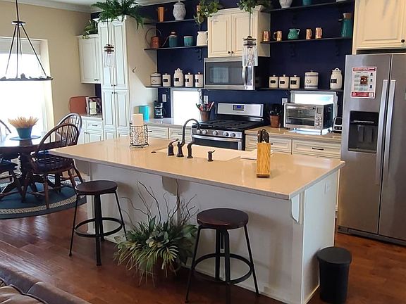 3rd image of 3801 Pali Pl