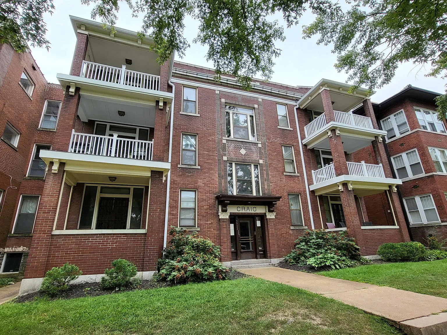 2 bed, 1450 sqft, $1,690 — Photo 2