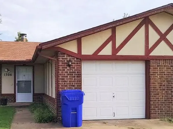 1306 Eastgate Dr, Norman, OK 73071