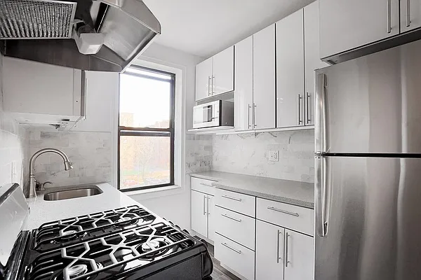 Rented by Waldstar Real Estate LLC | media 14