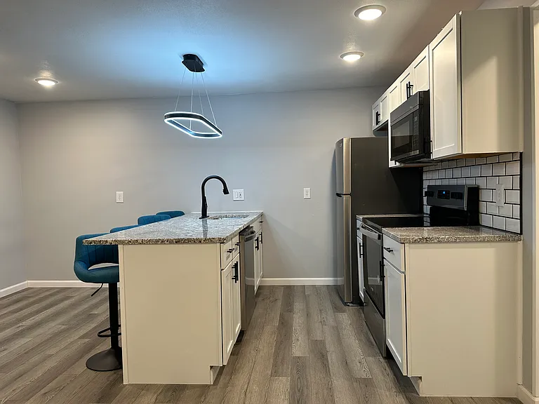 910 Teall Ave #8 — Photo 7