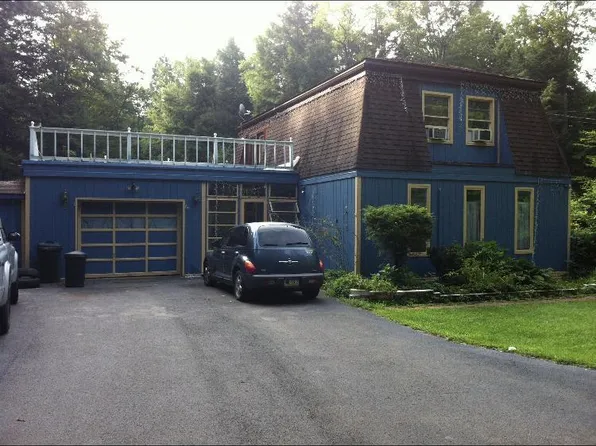 144 Lewis Dr, Bear Creek, PA 18602