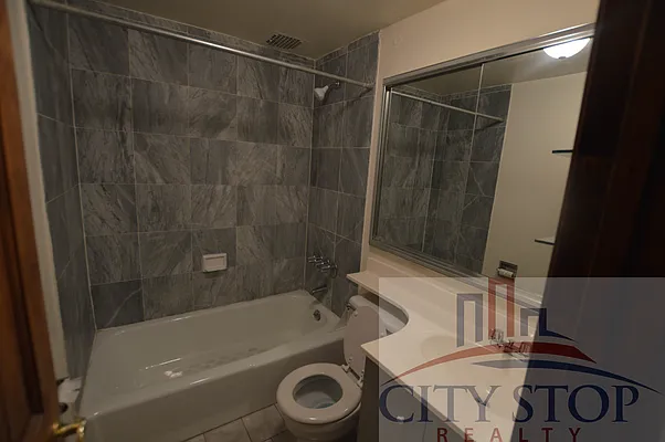 Rented by City Stop Realty | media 26