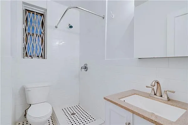 Rented by Century 21 Metropolitan | media 14