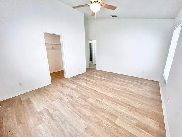 4403 Brookdale Ct — Photo 9