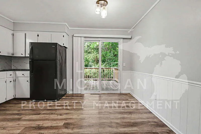3 bed, 2.0 bath, 1750 sqft, $2,195 — Photo 3