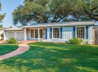 215 Woodcrest Dr, San Antonio, TX 78209