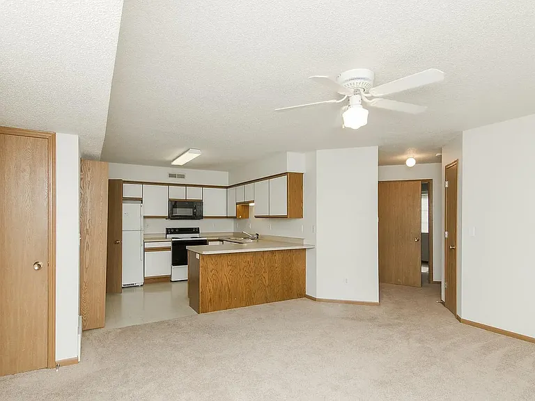2586 Rushmore Dr #2586 — Photo 3