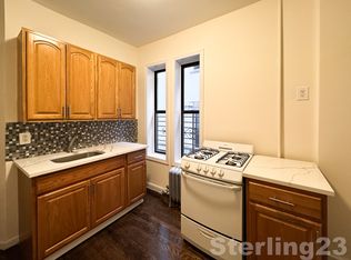 2390 29th St APT 5, Astoria, NY 11105