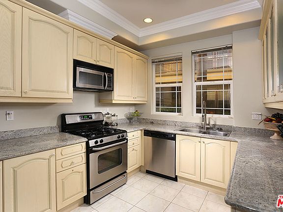 5th image of 465 E Magnolia Blvd APT 104