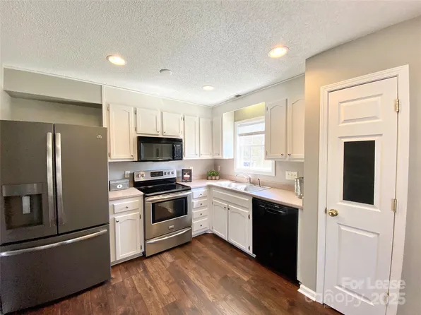 15 Linestowe Dr, Belmont, NC 28012